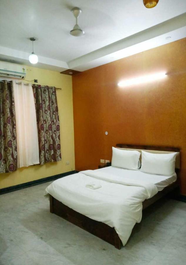 Hotel J P Residency Greater Noida Exterior foto