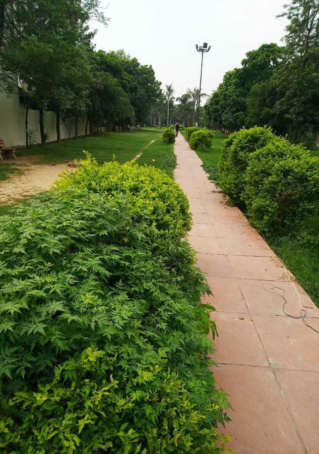 Hotel J P Residency Greater Noida Exterior foto